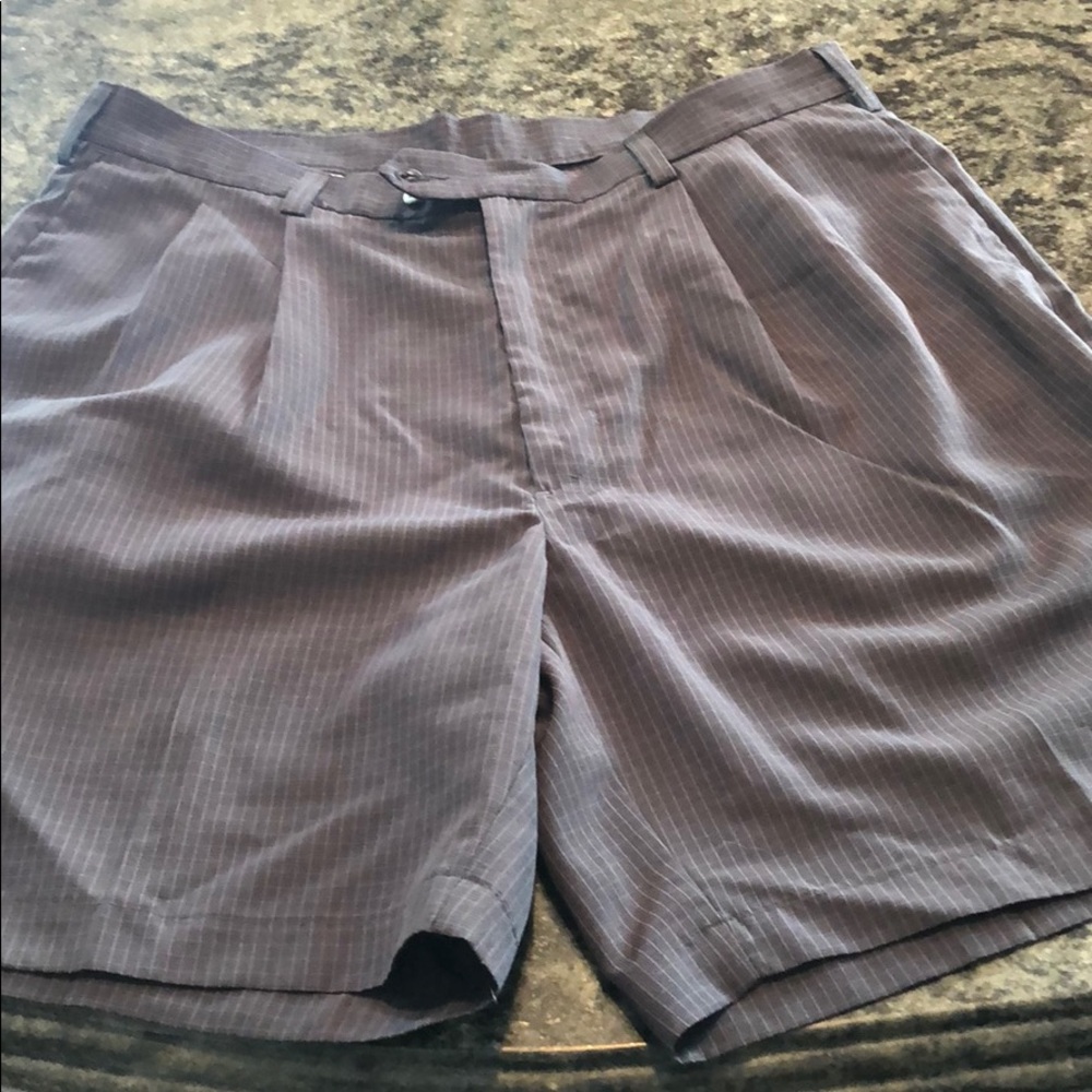 Men's Haggar shorts size 36   Polyester and rayon.
